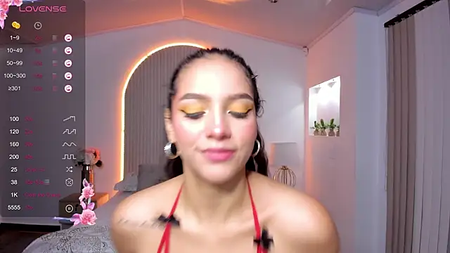 Snapshot of anahi_curlie1 chatting on December 30, 3:58 am anahi curlie1 online show from December 30, 3:58 am