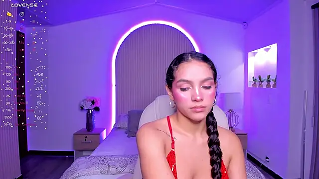 Snapshot of anahi_curlie1 chatting on January 15, 3:43 am anahi curlie1 online show from January 15, 3:43 am