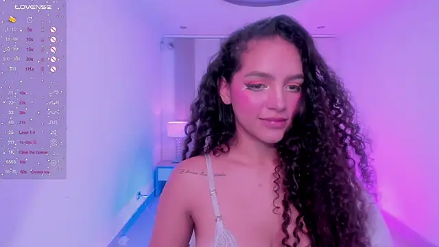 Snapshot of anahi_curlie1 chatting on February 11, 9:53 am anahi curlie1 online show from February 11, 9:53 am