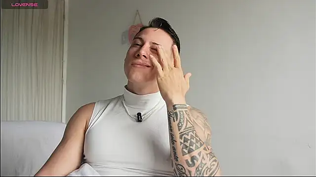 Muscle King Cum online show from June 19, 1:15 pm