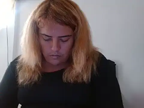 Snapshot of KIARAMARSHALLWELLZ chatting on February 8, 3:31 pm KIARAMARSHALLWELLZ online show from February 8, 3:31 pm