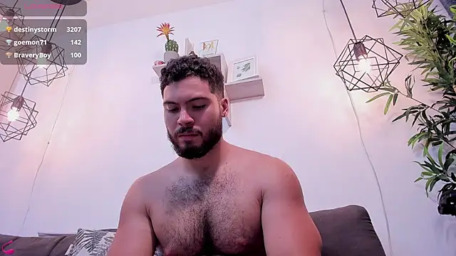 Snapshot of SebastianVilla_ chatting on December 30, 12:43 am SebastianVilla online show from December 30, 12:43 am