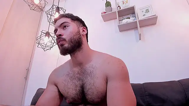 Snapshot of SebastianVilla_ chatting on January 3, 11:23 pm SebastianVilla online show from January 3, 11:23 pm
