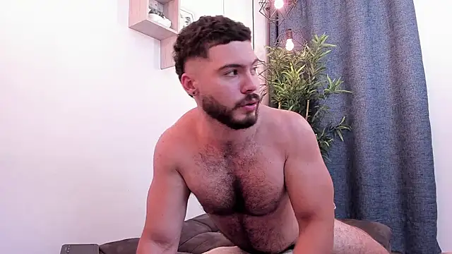 Snapshot of SebastianVilla_ chatting on January 16, 1:58 am SebastianVilla online show from January 16, 1:58 am