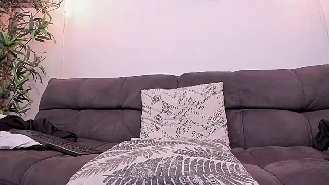 Snapshot of SebastianVilla_ chatting on March 7, 7:16 pm SebastianVilla online show from March 7, 7:16 pm
