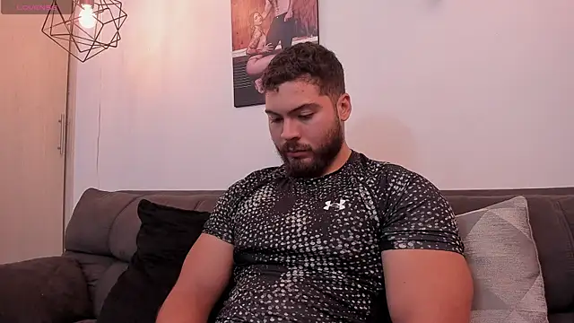 Snapshot of SebastianVilla_ chatting on September 12, 11:37 pm SebastianVilla online show from September 12, 11:37 pm