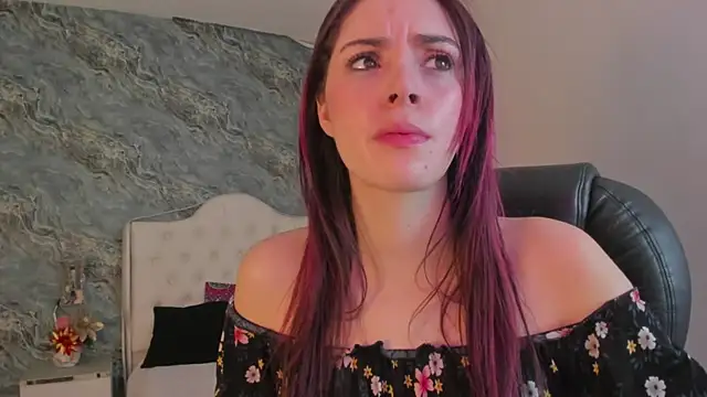 CAMILLEN PETTID online show from March 14, 7:34 pm