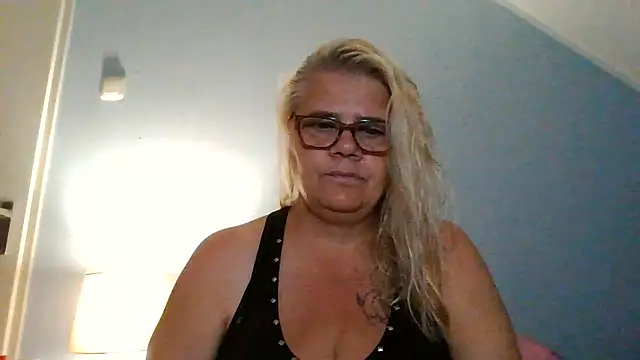 hotladymoon online show from July 28, 8:52 pm