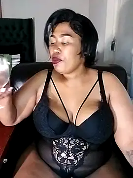 Snapshot of KINKYTEE20 chatting on December 5, 6:59 pm KINKYTEE20 online show from December 5, 6:59 pm