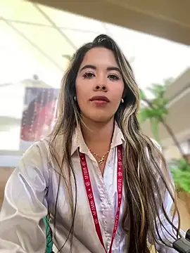 Snapshot of Emilia_Bakerr chatting on December 16, 7:32 pm Emilia Bakerr online show from December 16, 7:32 pm