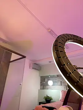 Snapshot of Emilia_Bakerr chatting on January 10, 6:17 pm Emilia Bakerr online show from January 10, 6:17 pm