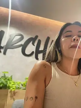 Snapshot of Emilia_Bakerr chatting on January 21, 5:41 pm Emilia Bakerr online show from January 21, 5:41 pm