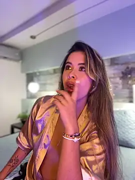 Snapshot of Emilia_Bakerr chatting on February 13, 9:17 pm Emilia Bakerr online show from February 13, 9:17 pm