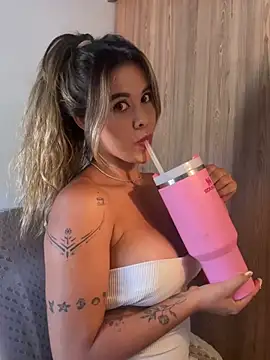 Emilia Bakerr online show from July 28, 8:52 pm