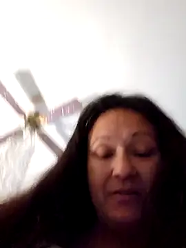 Snapshot of sweetkitty111 chatting on December 4, 8:18 pm sweetkitty111 online show from December 4, 8:18 pm