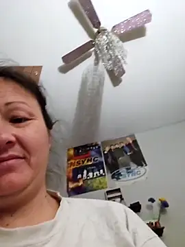 Snapshot of sweetkitty111 chatting on December 7, 7:27 am sweetkitty111 online show from December 7, 7:27 am