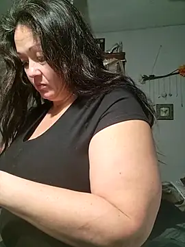 Snapshot of sweetkitty111 chatting on February 7, 9:04 pm sweetkitty111 online show from February 7, 9:04 pm