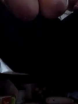 Snapshot of sweetkitty111 chatting on January 12, 10:59 pm sweetkitty111 online show from January 12, 10:59 pm