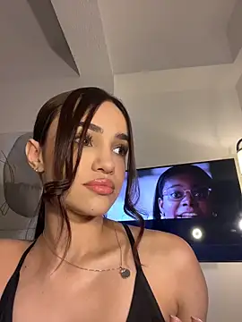 AllieEvans online show from May 19, 11:44 pm