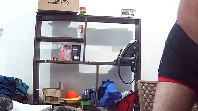 Snapshot of simpatico1000 chatting on April 4, 12:53 am simpatico1000 online show from April 4, 12:53 am