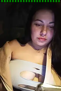 Snapshot of DaisyStreet chatting on January 27, 9:44 pm DaisyStreet online show from January 27, 9:44 pm