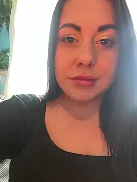 Snapshot of DaisyStreet chatting on April 23, 8:35 am DaisyStreet online show from April 23, 8:35 am
