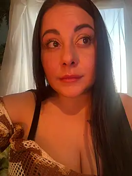 Snapshot of DaisyStreet chatting on April 25, 4:59 pm DaisyStreet online show from April 25, 4:59 pm