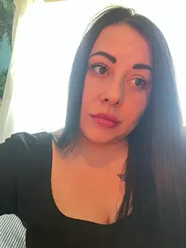 Snapshot of DaisyStreet chatting on May 5, 7:27 am DaisyStreet online show from May 5, 7:27 am