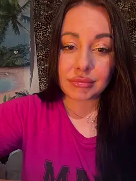 Snapshot of DaisyStreet chatting on May 23, 6:12 pm DaisyStreet online show from May 23, 6:12 pm