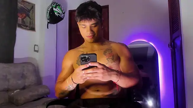 Dominic Biker   online show from May 12, 3:14 am