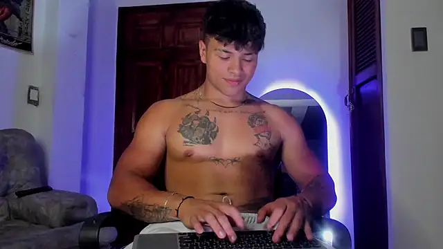 Dominic Biker   online show from May 27, 4:09 am