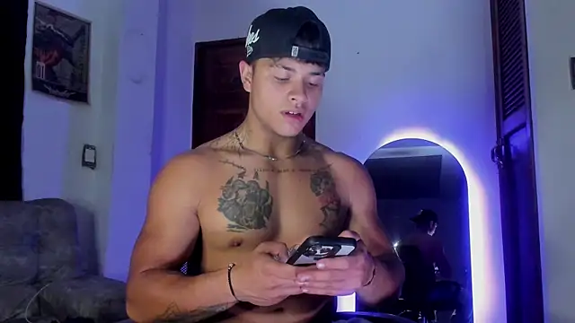 Dominic Biker   online show from June 19, 4:50 am