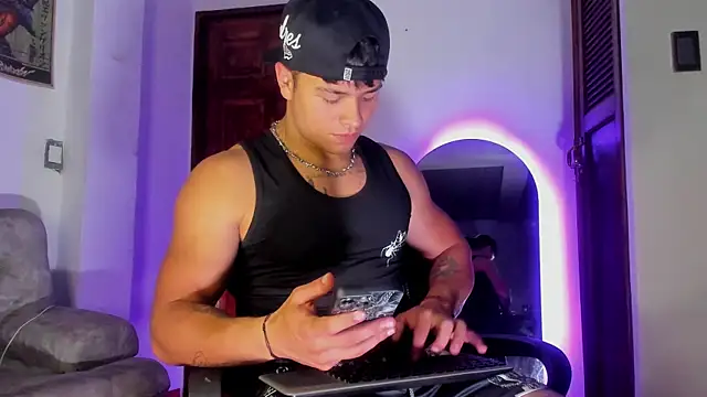 Dominic Biker   online show from June 23, 2:31 am