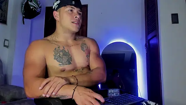Dominic Biker   online show from July 21, 4:59 am