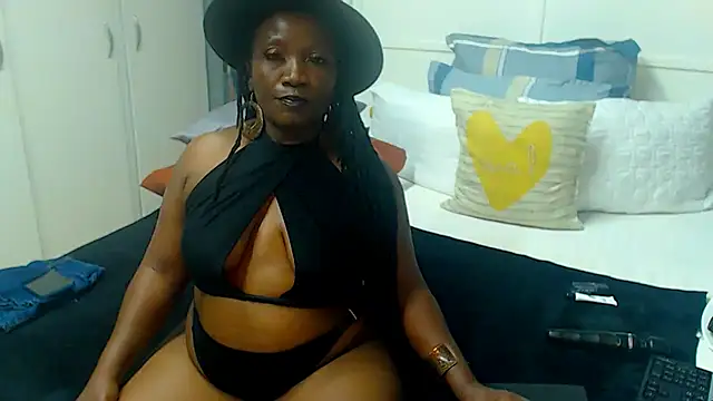 Brunettedevon33 online show from May 10, 6:46 pm