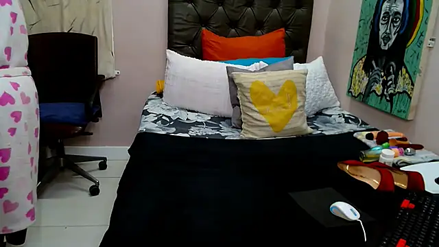 Brunettedevon33 online show from July 21, 7:16 pm