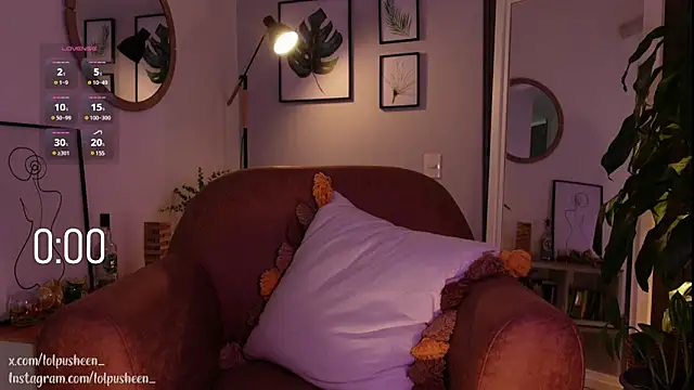 Snapshot of JulietteDee chatting on January 10, 10:04 pm JulietteDee online show from January 10, 10:04 pm