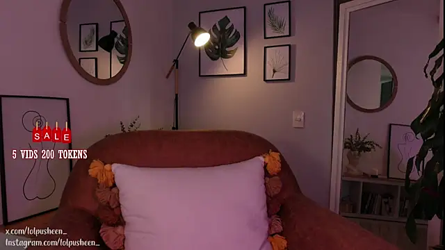 Snapshot of JulietteDee chatting on January 14, 9:41 pm JulietteDee online show from January 14, 9:41 pm