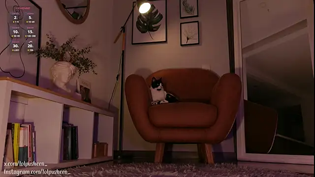 Snapshot of JulietteDee chatting on February 27, 1:27 am JulietteDee online show from February 27, 1:27 am