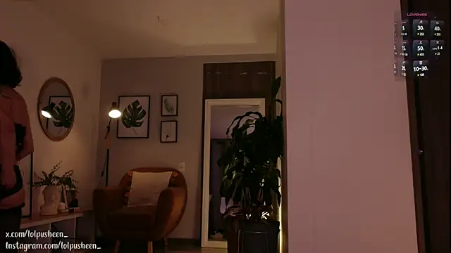 Snapshot of JulietteDee chatting on March 3, 12:15 am JulietteDee online show from March 3, 12:15 am