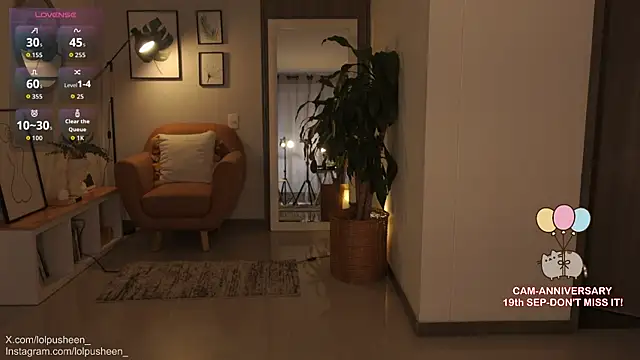 Snapshot of JulietteDee chatting on September 15, 10:10 pm JulietteDee online show from September 15, 10:10 pm