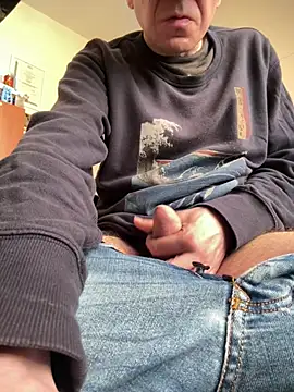 maurix9111 online show from April 4, 10:02 am