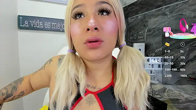 miss danika online show from October 9, 11:08 am