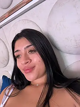 lucianaroy online show from November 12, 1:11 pm