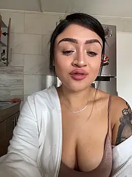 lucianaroy online show from November 29, 3:04 pm