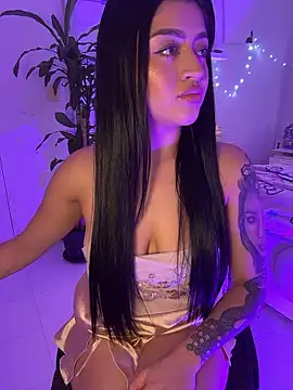 lucianaroy online show from January 15, 5:01 am