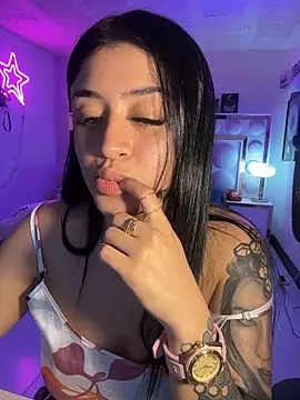 lucianaroy online show from May 28, 4:37 pm