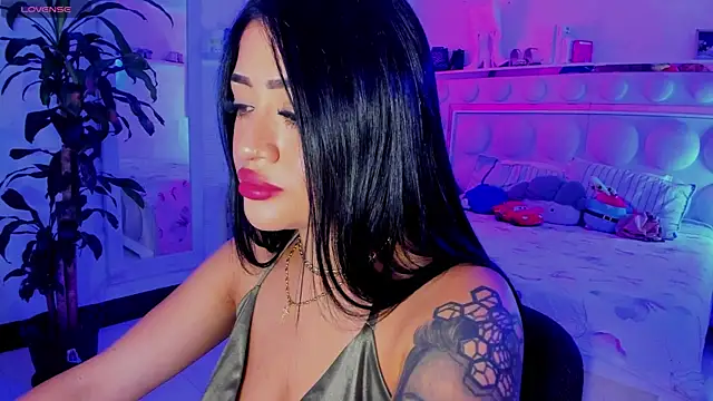 lucianaroy online show from June 12, 9:57 pm