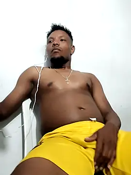 Snapshot of hugo3918_ chatting on September 29, 11:20 pm hugo3918 online show from September 29, 11:20 pm