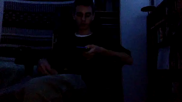 Snapshot of spicylaboi chatting on October 31, 12:44 am spicylaboi online show from October 31, 12:44 am